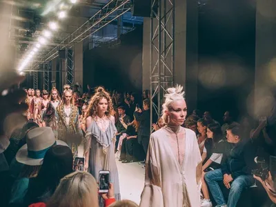 Серена Уильямс стремительно покоряет мир моды | Уличные стили  знаменитостей, Миланская неделя моды, Серена уильямс