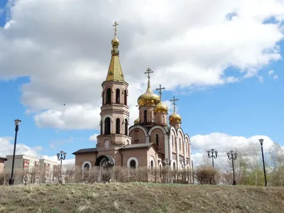 Собор Петра и Павла, Новотроицк (Новотроицк, город), фотография. общий вид  в ландшафте вид с юго-запада