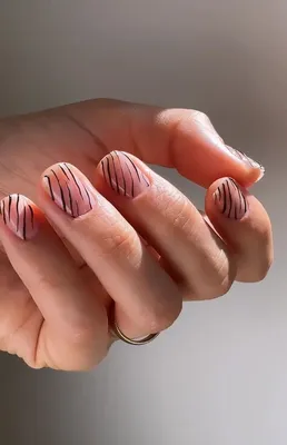 Красивые руки. Маникюр. Дизайн ногтей. Stock Photo | Adobe Stock