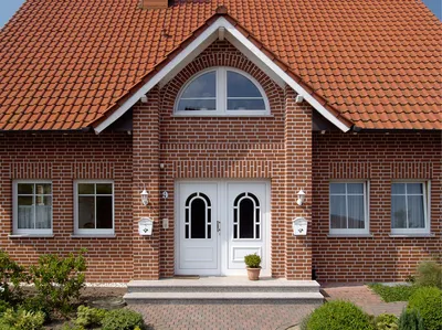 Облицовочная плитка для фасада дома: виды предлагаемых изделий, технологии  укладки
