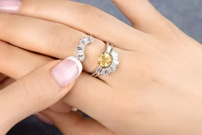 Двойное золотое кольцо из двух колец из красного и белого золота (Вес 11  гр.) | Купить в Москве - Nota-Gold
