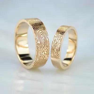 Плоские обручальные кольца с отпечатками пальцев из красного золота (Вес  пары:12 гр.) | Купить в Москве - Nota-Gold
