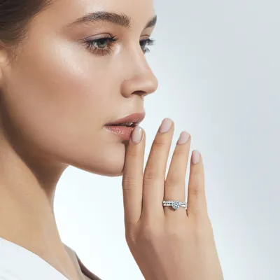 Обручальное кольцо с бриллиантовой дорожкой 0.28 карата, из коллекции  \"Eternity-Вечность\" купить в Москве | LA VIVION