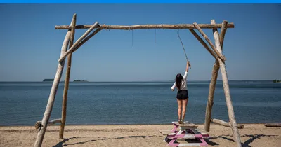 Грязная вода? Ну и что?!»: жители Новосибирска проигнорировали запрет на  купание в Обском море из-за нечистот - sib.fm