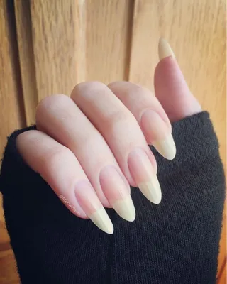 Почему многие девушки делают себе очень длинный маникюр, ведь длинные ногти  выглядят, как когти ведьмы или животного?» — Яндекс Кью