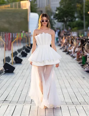 Платье на выпускной в стиле Эльзы Хоск - как одеться по примеру модели -  Fashion