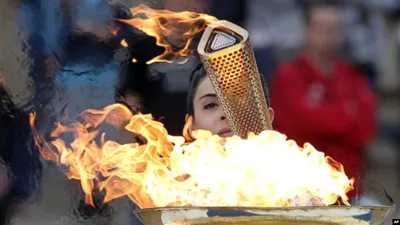 Свет надежды и цветущая сакура: по Японии пошел олимпийский огонь - фото -  25.03.2021, Sputnik Таджикистан