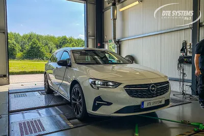 Used Opel Insignia ad : Year 2018, 62000 km | Reezocar