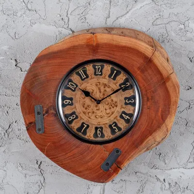 Оригинальные настенные часы из дерева «Граффити» №649865 - купить в Украине  на Crafta.ua