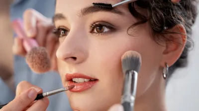 ВИДЕО: Главные ошибки в дневном макияже - Delfi RU