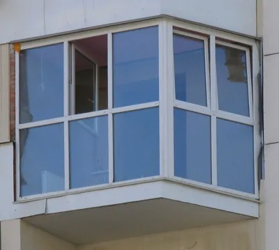 Холодное остекление балконов и лоджий алюминиевым профилем в СПб: цена от  7200 руб.
