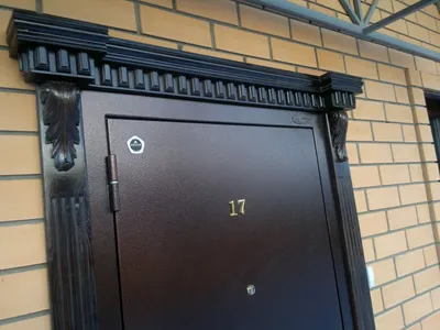 11 вариантов отделки входных дверей