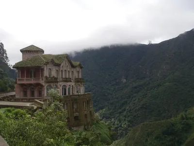 Отель самоубийц El Hotel del Salto – Отель Библиотека