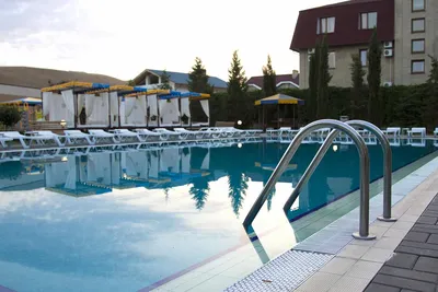 Отель Медведь Resort 3* (Коктебель, Россия), забронировать тур в отель –  цены 2024, отзывы, фото номеров, рейтинг отеля.