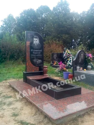 Гранитные памятники на могилу Семейные Красный гранит (К05) купить оптом от  производителя, низкая цена Петрозаводск