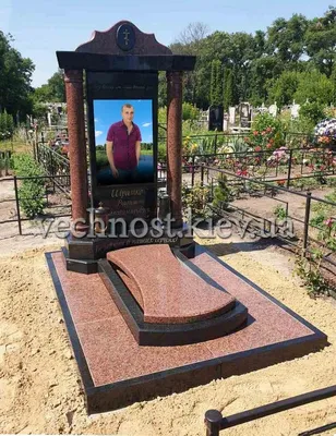 Надгробный памятник в виде Сердца из красного гранита - купить в  интернет-магазине.