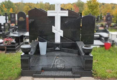 Памятники на могилу Киев - из гранита, фотогалерея, каталог, цена 2023