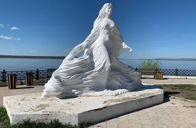 Памятник реке Лена (Олёкминск - Республика Саха (Якутия))