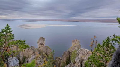 Памятник-стела в честь столетия регулярного судоходства по реке Лена,  Якутск — 2ГИС