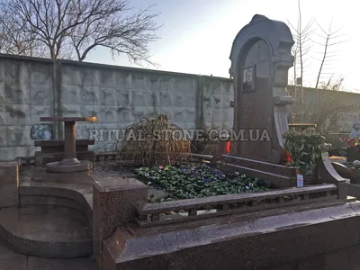 Памятник Владимиру Далю — Википедия