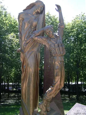 Памятник Труженику Луганщины (Луганск) в Луганске - Луганск.вики