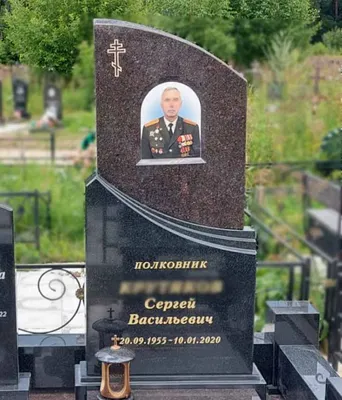 Красивый надгробный памятник для военного фото