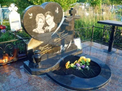 Памятник в форме сердца РП-179 - Памятники из гранита. Мемориальные  комплексы
