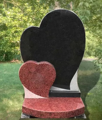 Памятник в форме сердца. Гранитное надгробие в форме сердца.