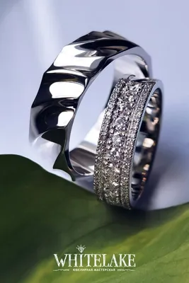 Обручальные кольца парные двухцветные с бриллиантами (И-2302880) купить  недорого в Москве | ИНЕКА