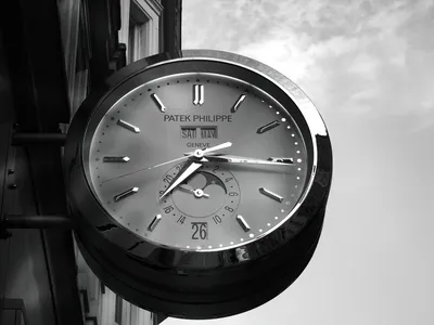 Часы Patek Philippe Nautilus 5712/1R-001 (15188) – купить выгодно, узнать  наличие и цены в часовом ломбарде