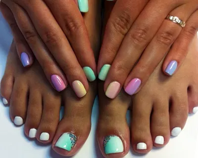 Маникюр | педикюр (@ego_alinkha) posted on Instagram: “#градиентнаногтях  #французскийманикюр #stempingnails #градиент #омбре #gradient #ombrenails …  | Nails, Beauty