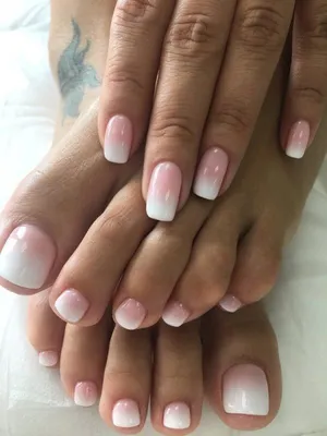 Маникюр▪️Педикюр▪️СПБ on Instagram: “Не могу сказать, что с молочной базой  градиент делается быстрее 🙈 но зато всегда получи… | Square nails, Nails,  Romantic nails