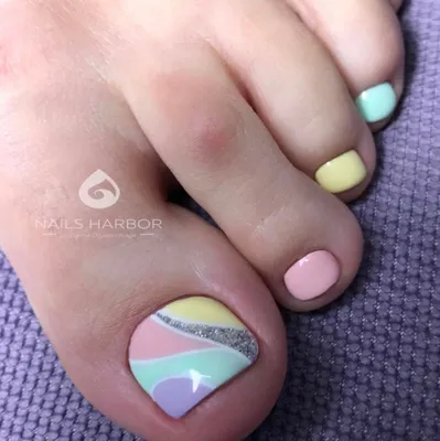 Разноцветный педикюр 2020: идеи, которые подчеркнут ваши загорелые ножки  (+40 фото) | Дизайны педикюра ногтей, Дизайнерские ногти, Стопы ногти