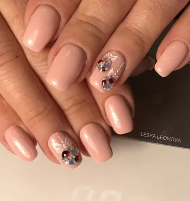 SOHO Nail Club - Педикюр и маникюр с красным покрытием с... | Facebook