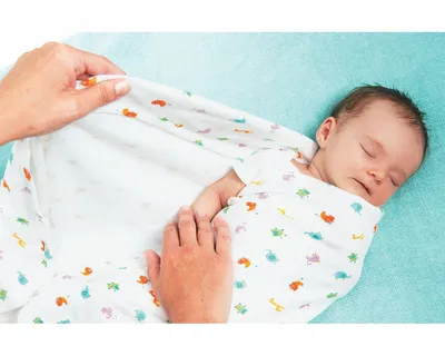 Как правильно запеленать новорожденного в пеленку