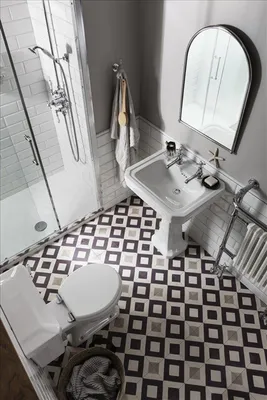 Стеклянные шторки для ванной