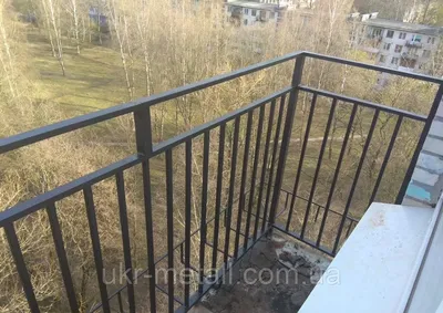 Перила на балкон, крыльцо и террасу