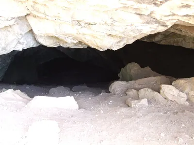Ящик Пандоры | Пещера на берегу реки Белый Июс в России