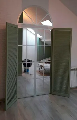 Шкаф-купе с пескоструйным рисунком на зеркале – Андари-мебель