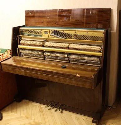 Продам пианино \"Лирика\" + кресло для фортепиано. Фортепиано с хорошим  звуком! - Tallinn - Музыкальные инструменты, Фортепьяно, клавишные купить и  продать – okidoki
