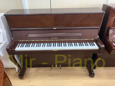 Пианино Petrof, модель Poloship.
