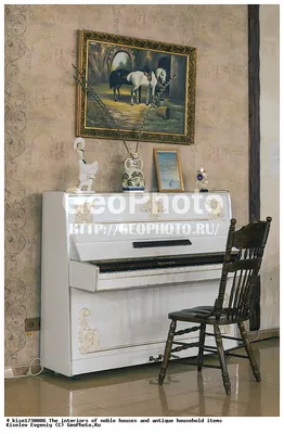 Элегантный рояль в помещении | Премиум Фото