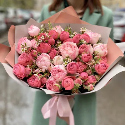 Дыхание Парижа: пионовидные розы Пинк Экспрешн и эвкалипт по цене 6005 ₽ -  купить в RoseMarkt с доставкой по Санкт-Петербургу