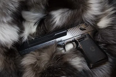 Игрушечный пистолет со звуком и светом при стрельбе Desert Eagle купить по  низким ценам в интернет-магазине Uzum (565197)