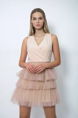 Платье из фатина розового цвета