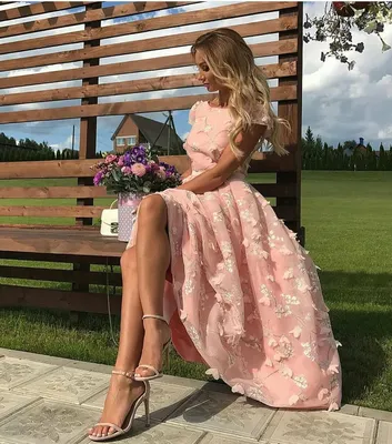 Вечерние платья на свадьбу – какие модели будут востребованы в 2019 году