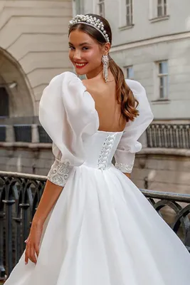 Белое платье с объемными рукавами и вырезом sweetheart 0255254558-1 -  купить в интернет-магазине LOVE REPUBLIC по цене: 1 560 ₽