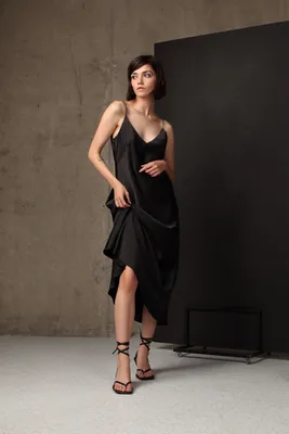 Платье с короткими рукавами с V-образным вырезом - купить в Москве 👸за  2694 ₽ в solo-u.ru