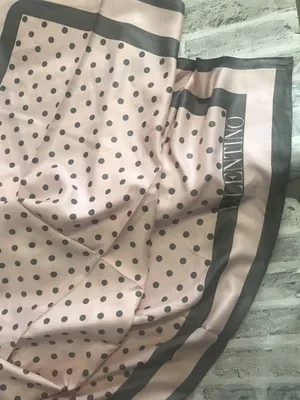 🔥Новинка Платок 100/100 см Ткань Valentino🔥 💰Цена 1300 р Цвета : чёрный  , молочный … | Instagram