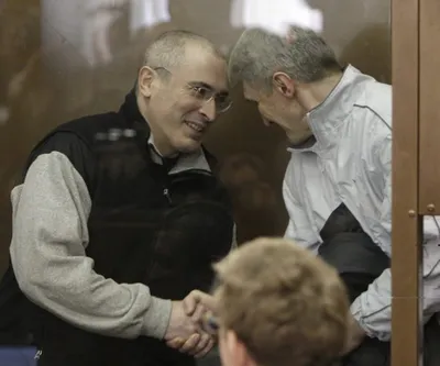 Прокуратура не хочет расставаться с Ходорковским